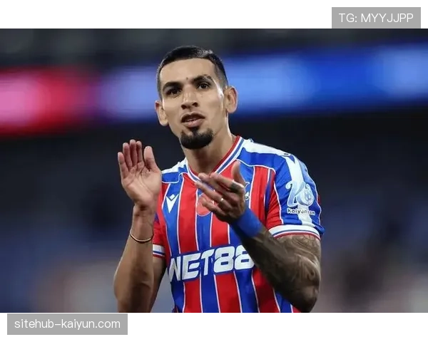 穆尼奥斯攻入赛季第3球 水晶宫右后卫展现全面攻防能力 穆尼奥斯攻入赛季第3球 水晶宫右后卫展现全面攻防能力