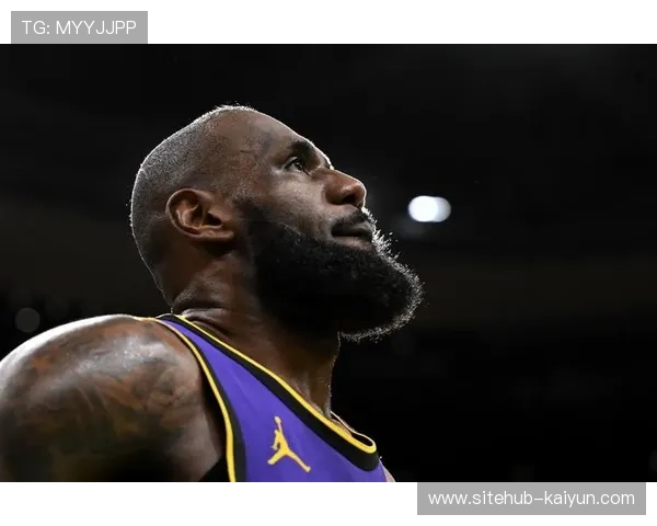 戴维斯眼睛挫伤进入每日观察 湖人内线支柱健康令人担忧