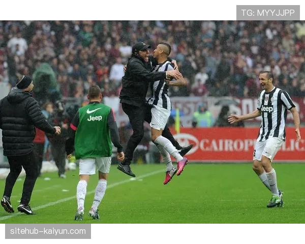 法兰克福防守反击战术 边路快速回防限制对手推进速度